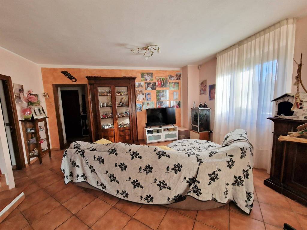 Villa a Castiglione del lago in Viale Milano - Foto 5