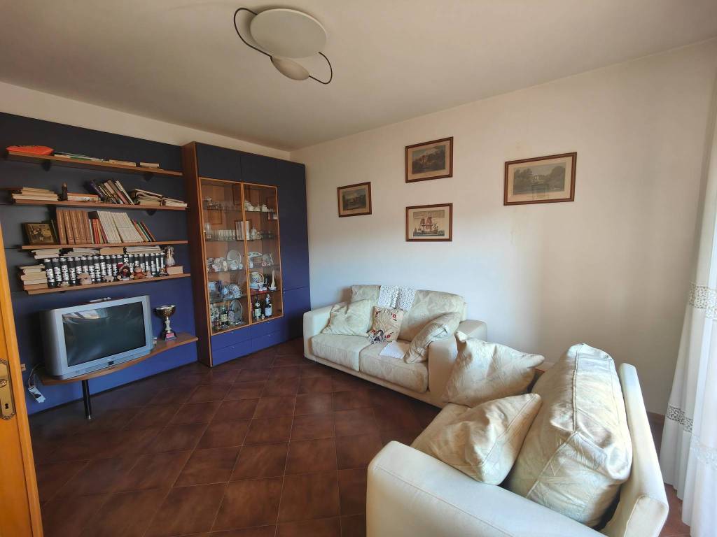 Casa indipendente a Montevarchi in Via Mincio - Foto 5