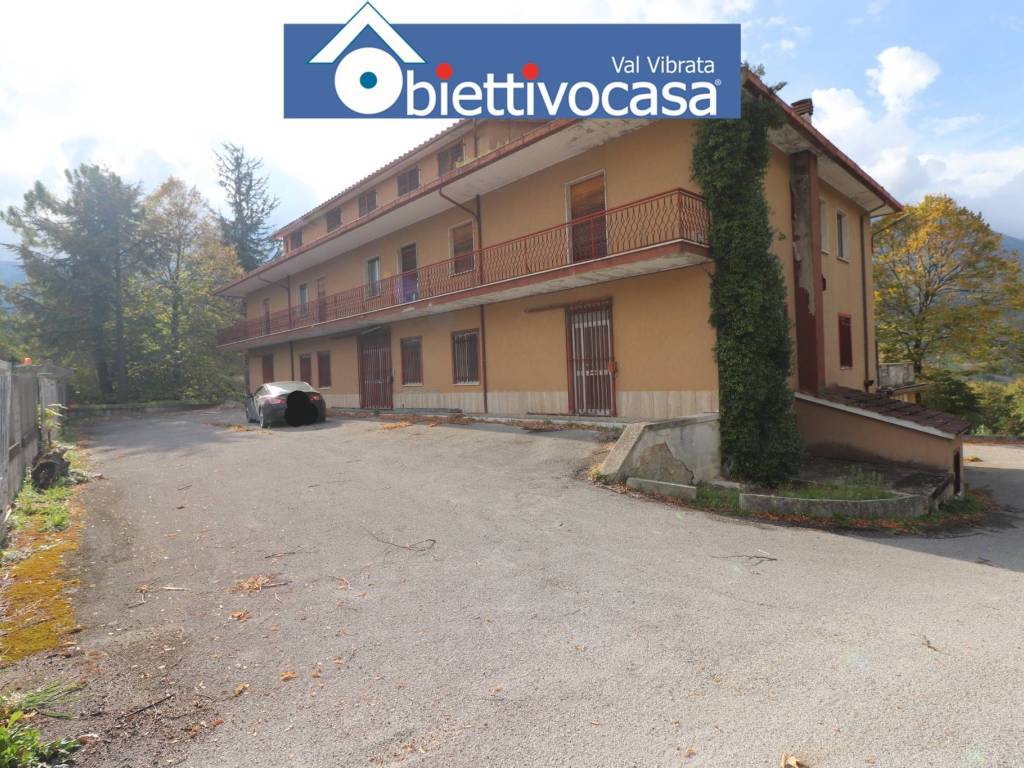 Palazzo / stabile a Civitella del tronto in Corso Giuseppe Mazzini, 82 - Foto 2