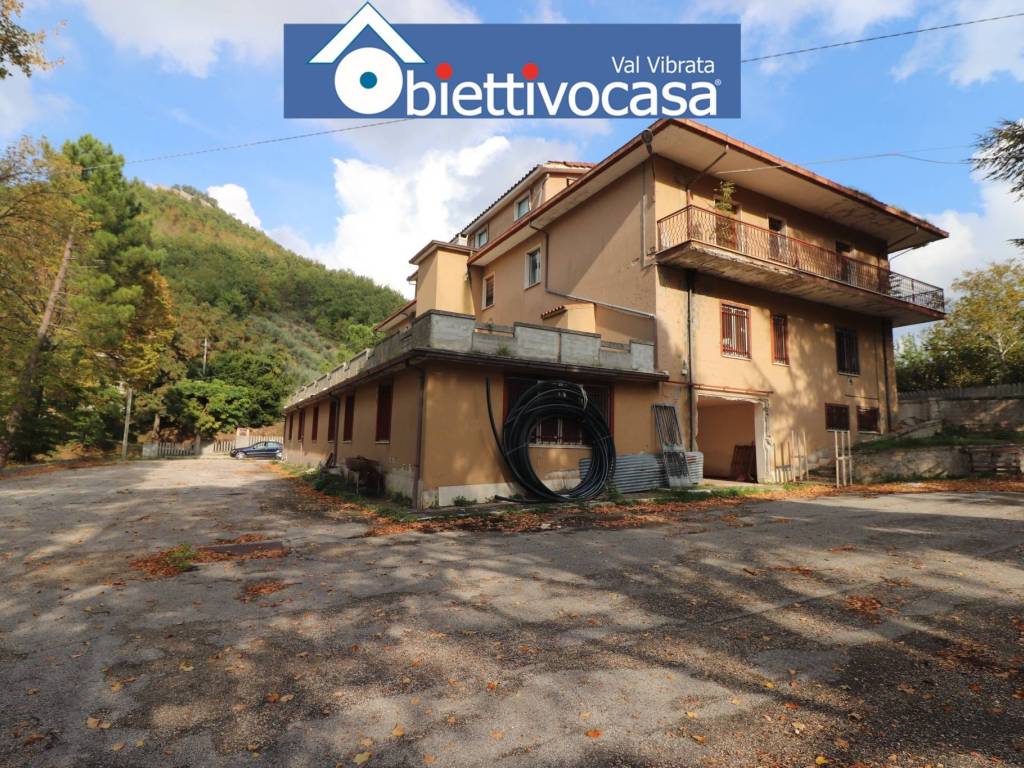 Palazzo / stabile a Civitella del tronto in Corso Giuseppe Mazzini, 82 - Foto 4