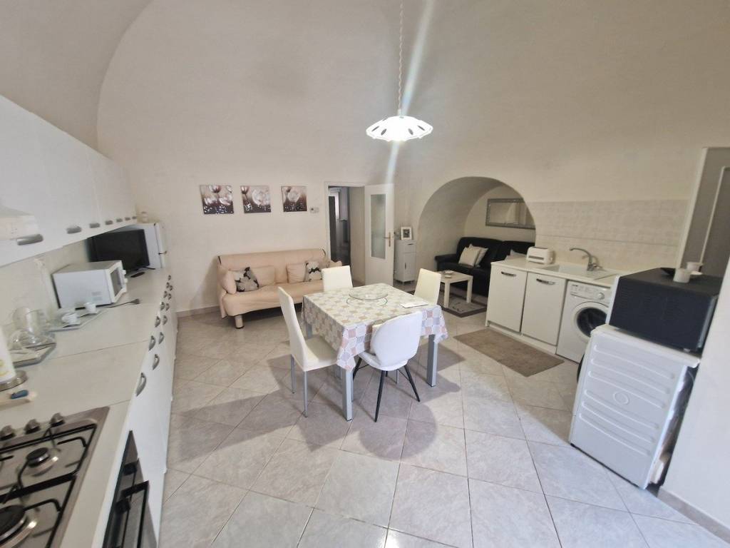 Casa indipendente a Turi in Via Giuseppe Colapietro, 19 - Foto 2
