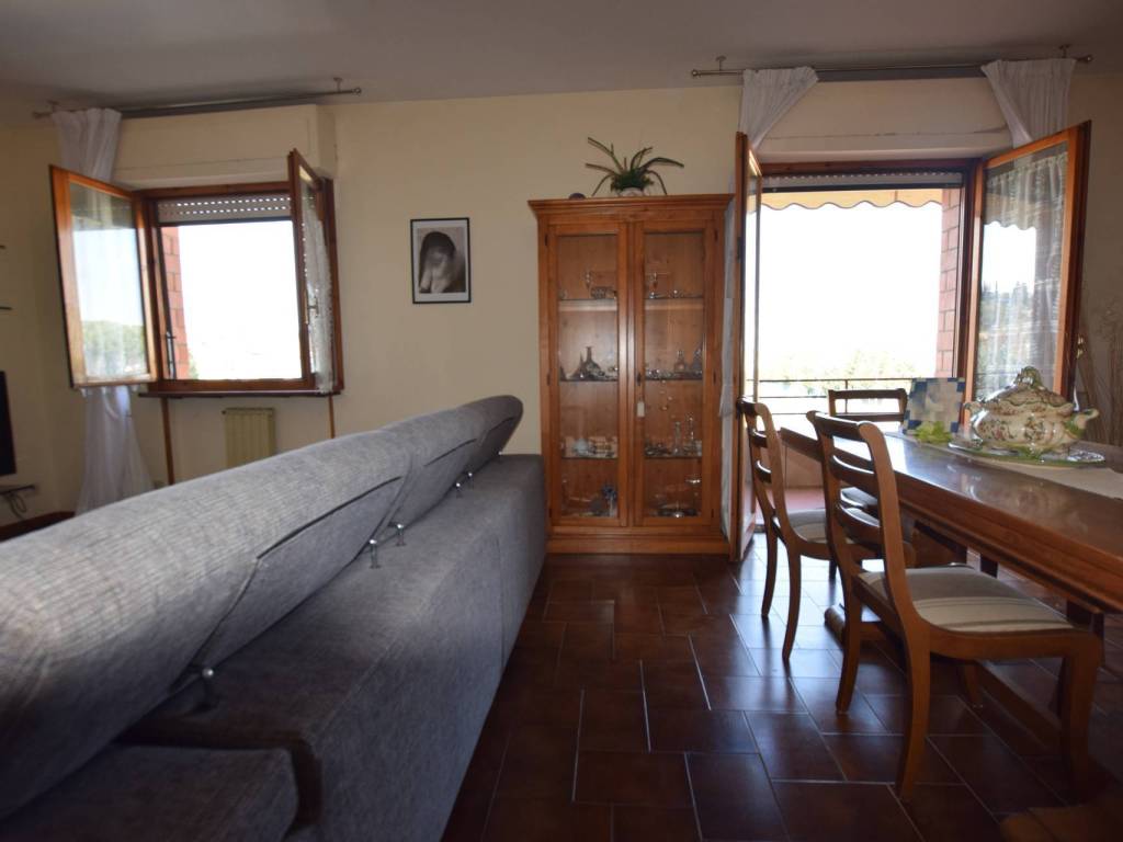 Appartamento a Poggibonsi in Staggia Senese - Foto 2