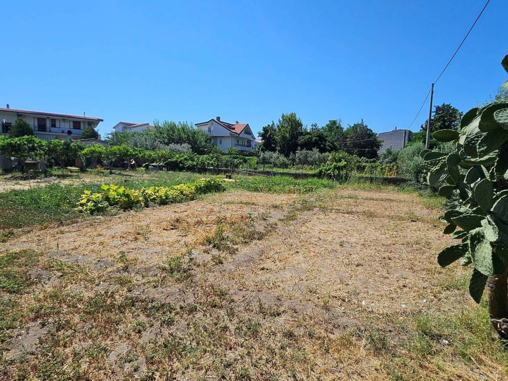 Terreno a Montepaone in Via Gioacchino da Fiore - Foto 2