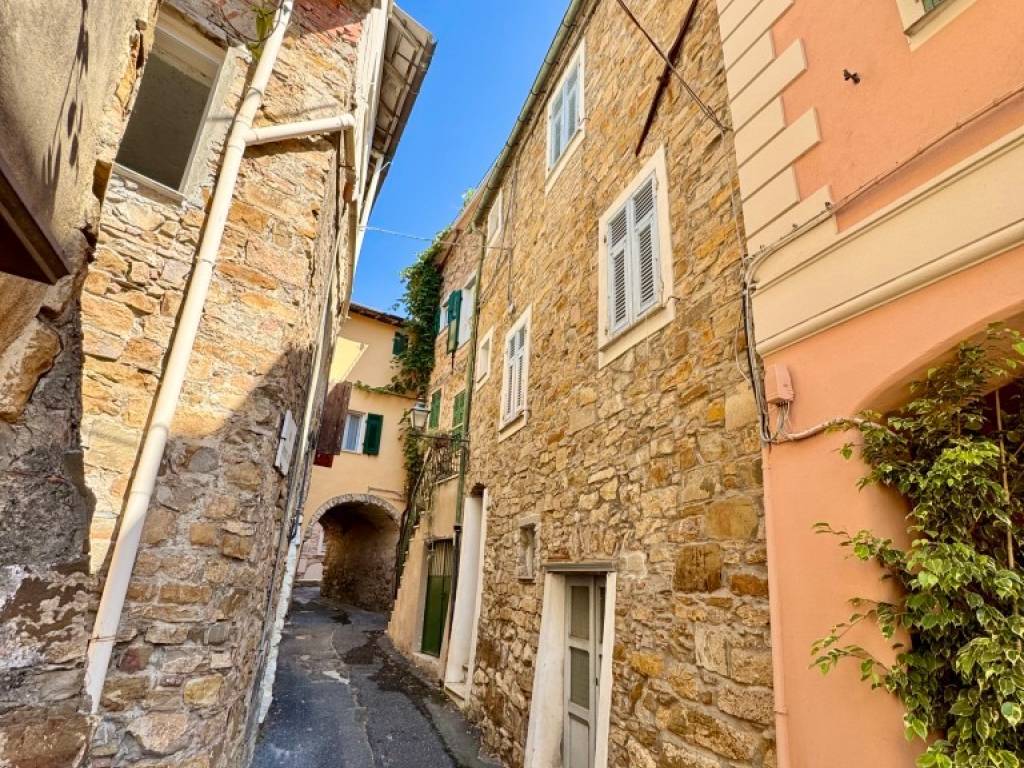 Casa indipendente a Imperia in Via Armando Diaz, 3 - Foto 2