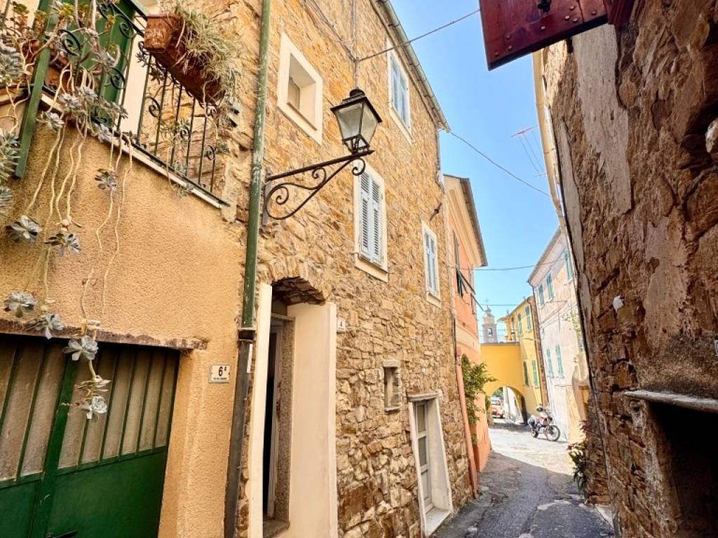 Casa indipendente a Imperia in Via Armando Diaz, 3 - Foto 3