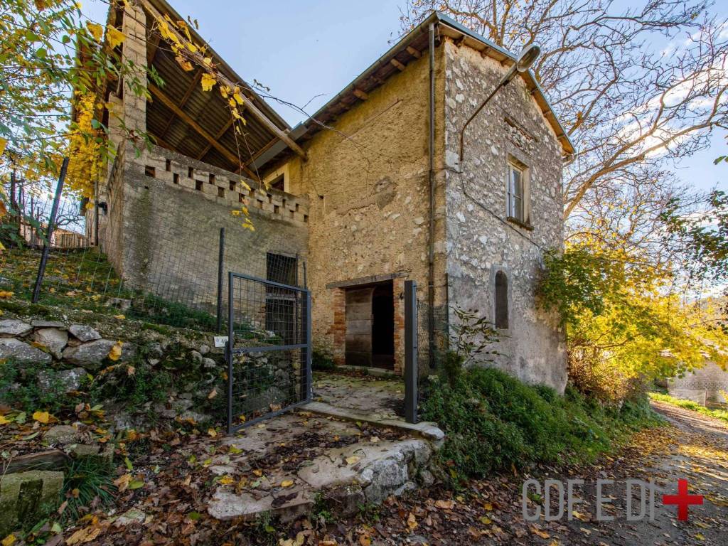 Rustico / casale a Borgorose in Via Aquila - Foto 2