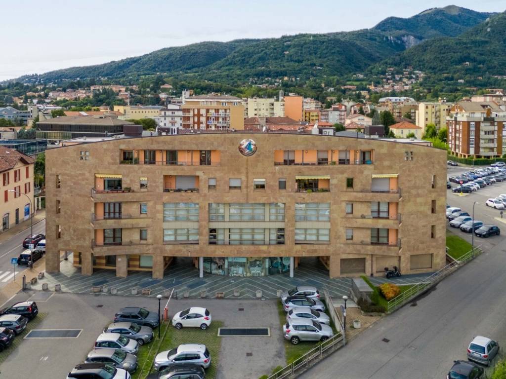 Attico / mansarda a Erba in Corso 25 Aprile - Foto 4