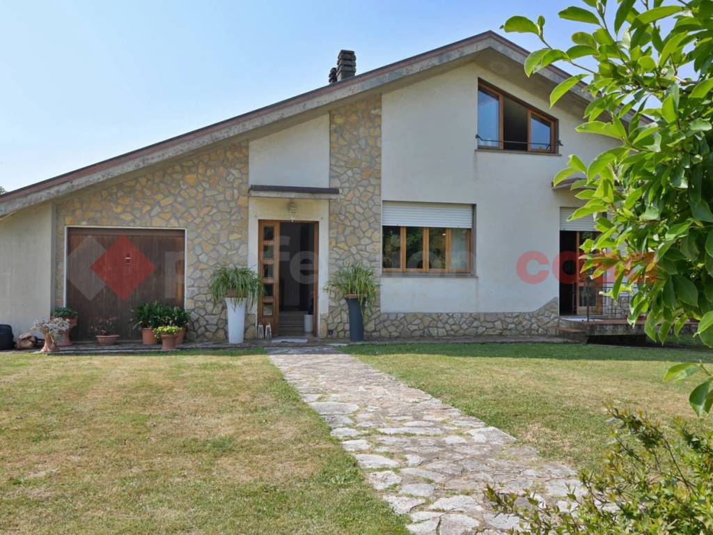 Villa a Barga in Via XXV Aprile, snc - Foto 2
