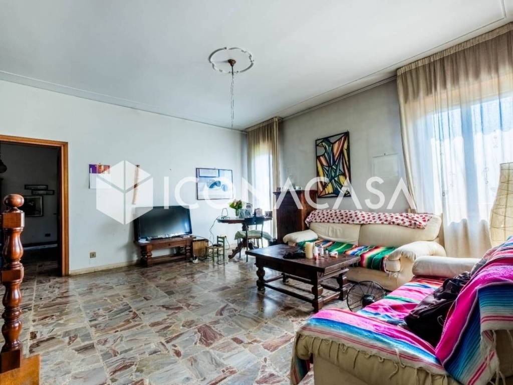 Casa indipendente a Verona in Via del Tronchetto, 5 - Foto 4