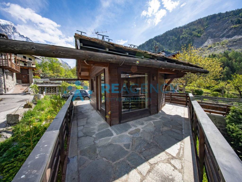 Casa indipendente a Courmayeur in Via San Grato - Foto 3