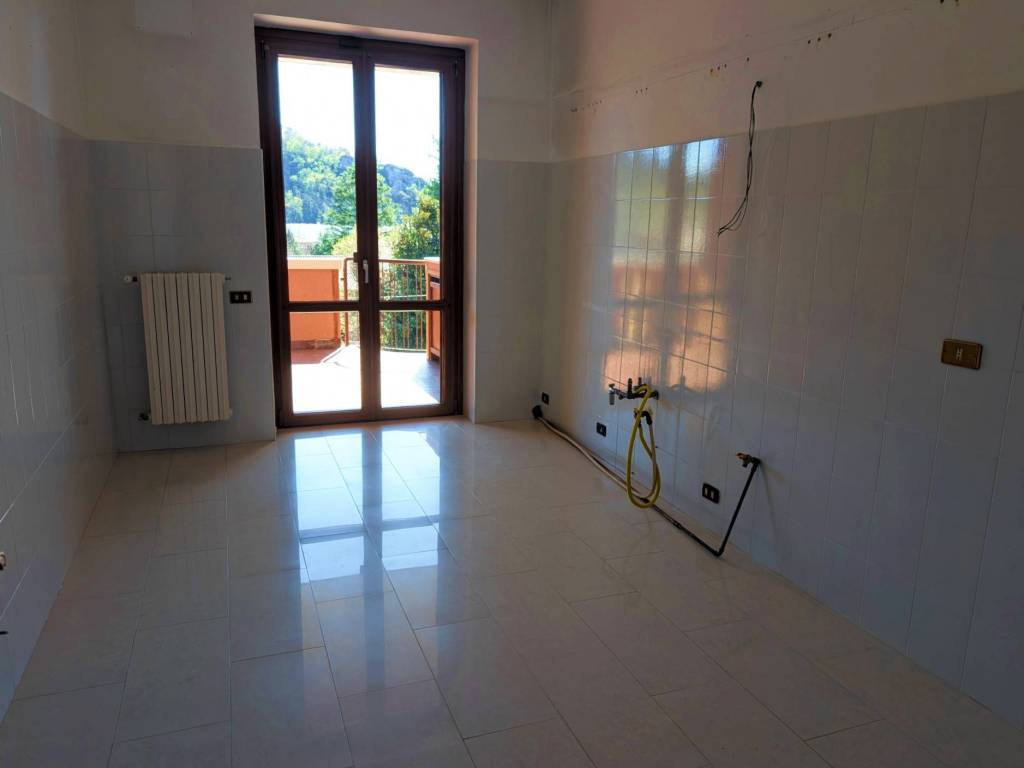 Appartamento a Bisuschio in Via Aldo Moro, 2 - Foto 5