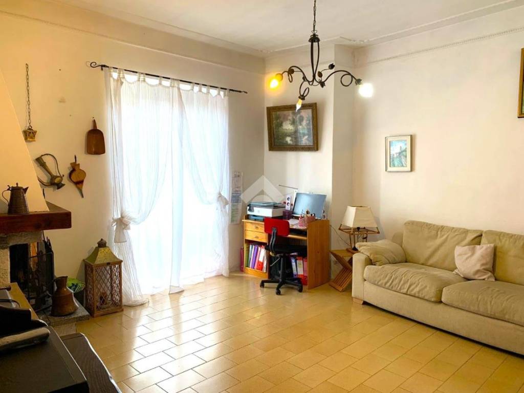 Casa indipendente a Sumirago in Via 25 Aprile, 16 - Foto 2