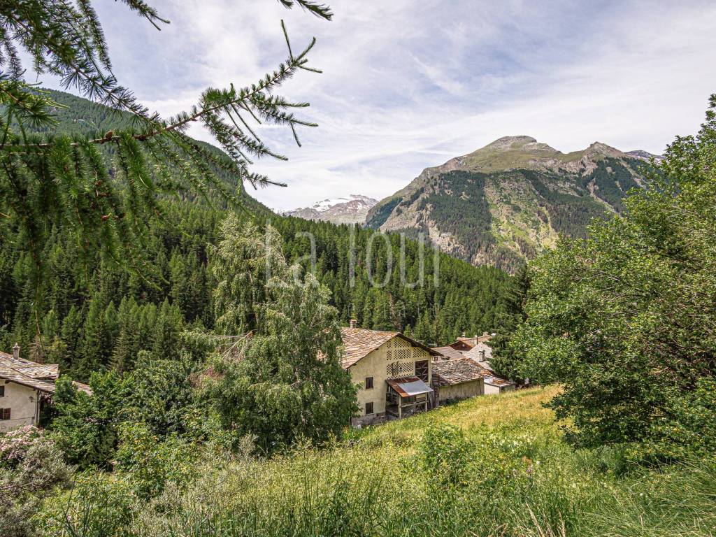 Appartamento a Cogne in Via Filon Liconi - Foto 2