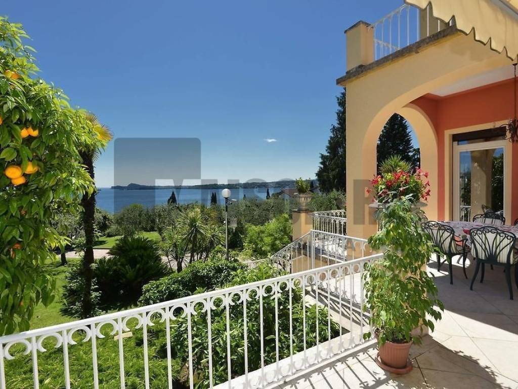 Villa a Gardone riviera in Via delle Arche, 2 - Foto 2