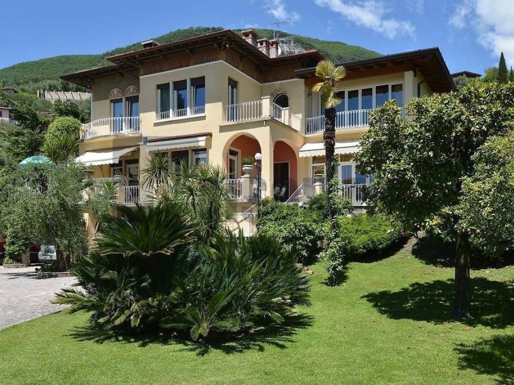 Villa a Gardone riviera in Via delle Arche, 2 - Foto 3