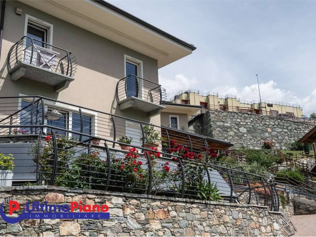 Villa a Aosta in Via Jean Claude Mochet, 27 - Foto 2