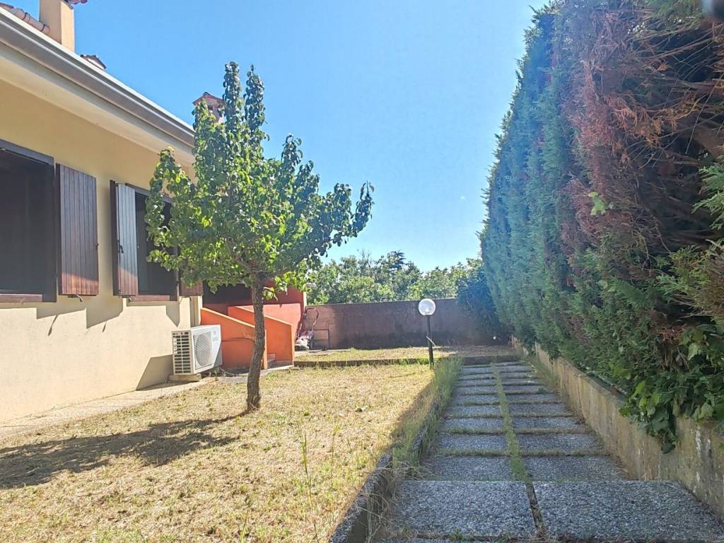 Villa a Duino-aurisina in Frazione Villaggio del Pescatore, 48 - Foto 3