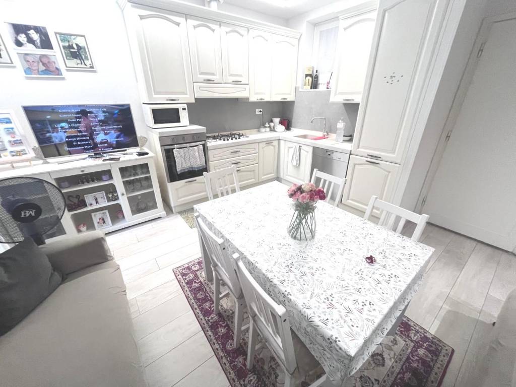 Appartamento a Prato in Via delle Gardenie, 21 - Foto 2