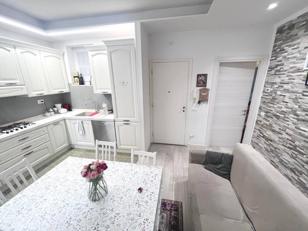 Appartamento a Prato in Via delle Gardenie, 23 - Foto 2