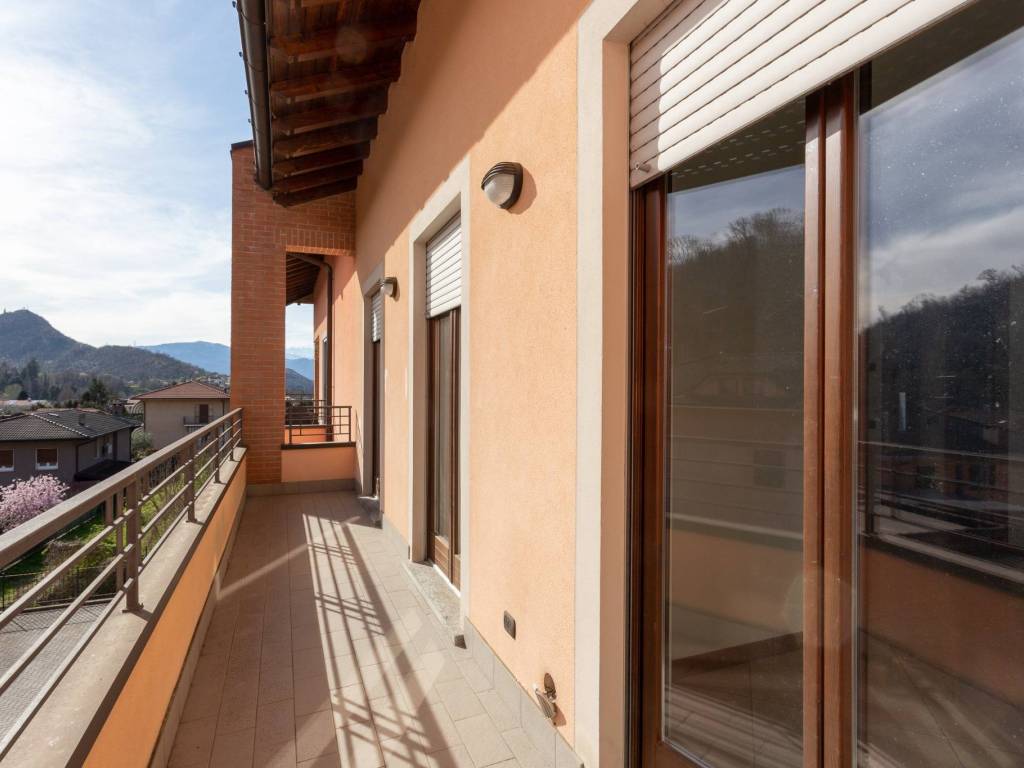 Appartamento a Cittiglio in Via Pelitt - Foto 2