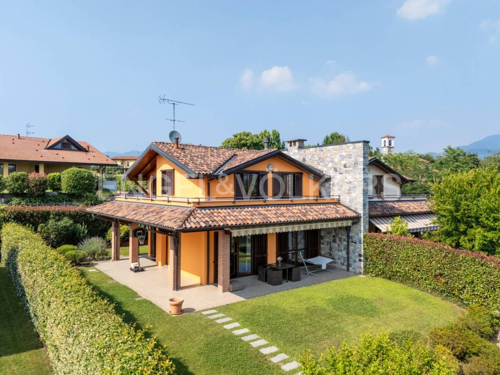 Villa a Besozzo in Via Gorizia, 10 - Foto 2