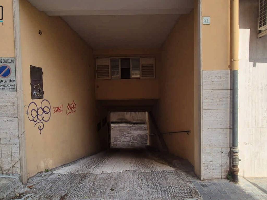 Box / garage a Avellino in Via San Alberico Crescitelli, 19 - Foto 2