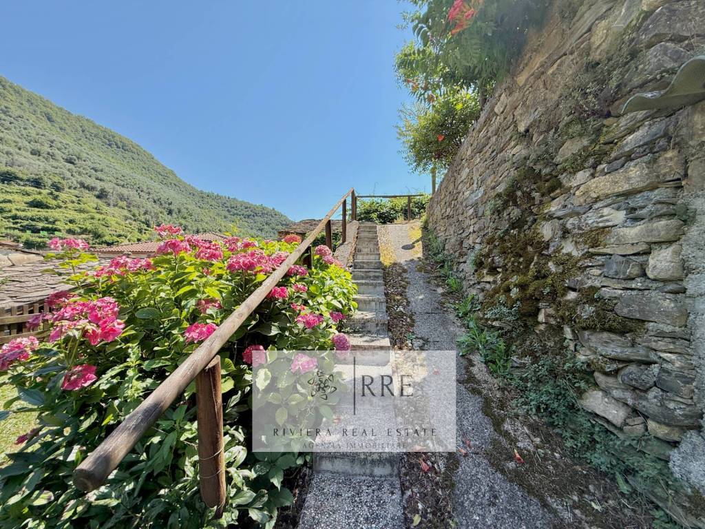 Appartamento a Rezzo in Via Lavinella - Foto 4