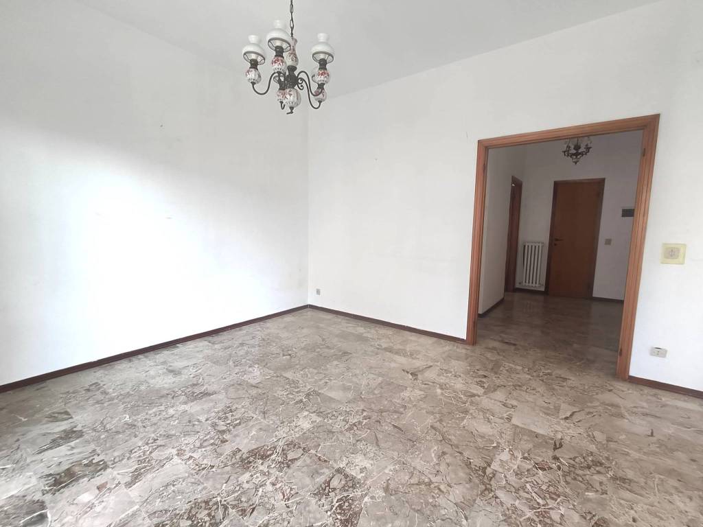 Appartamento a Falconara marittima in Via Umbria, 6 - Foto 4