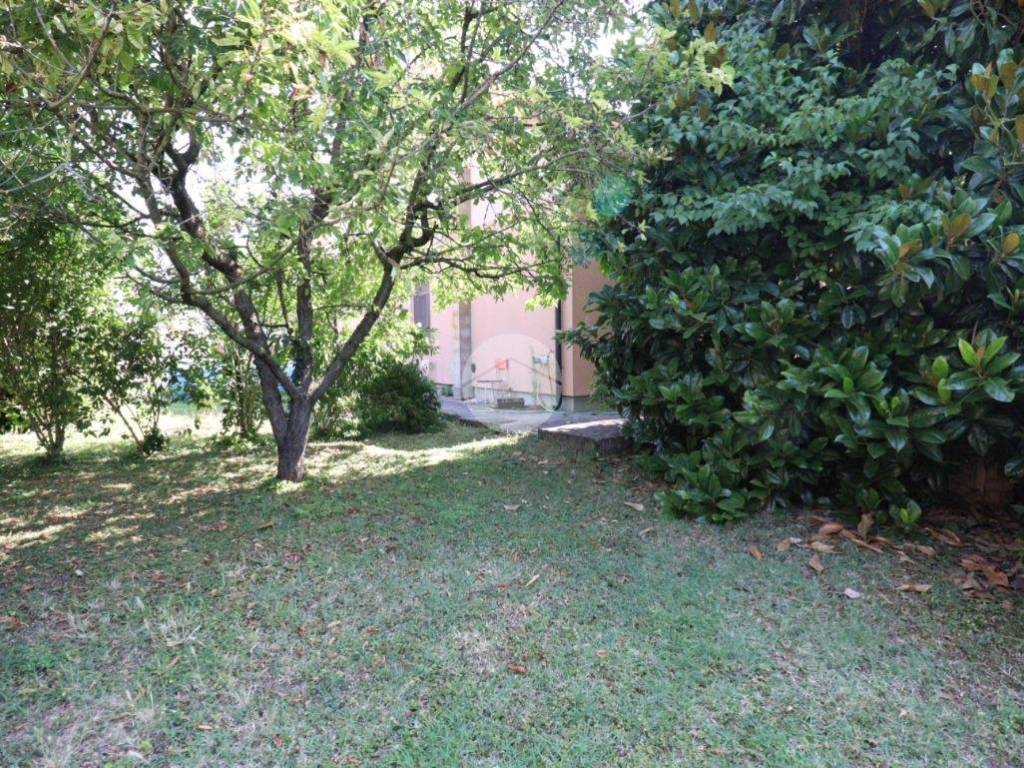 Villa a Roncoferraro in Via Cesare Battisti, 54 - Foto 4
