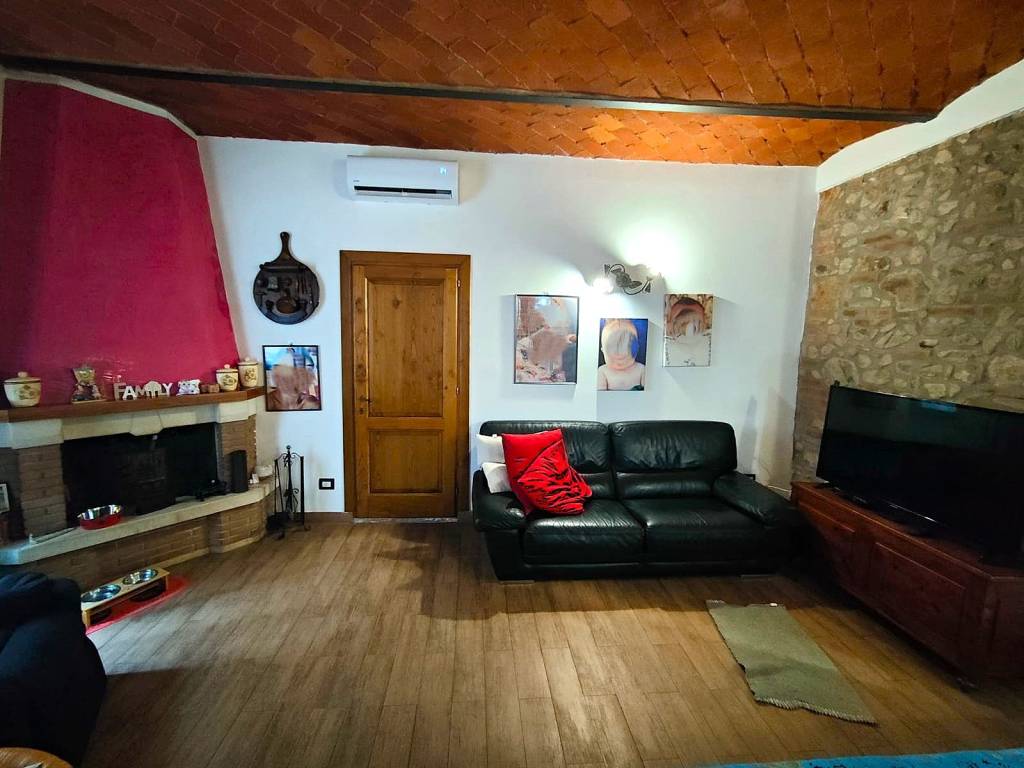 Casa indipendente a Montemurlo in Via Bagnolo - Foto 3