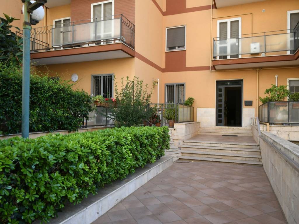 Appartamento a Brindisi in Via Achille Grandi - Foto 2