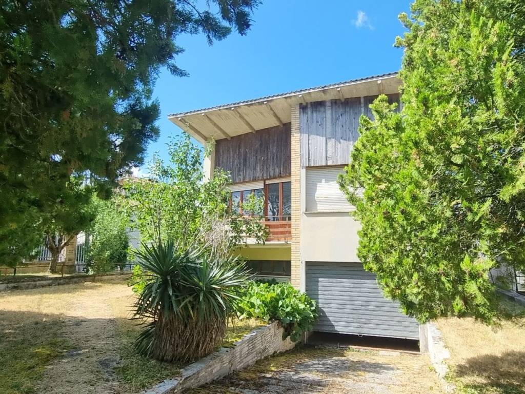 Villa a Gubbio in Strada Provinciale di Casacastalda Tratto 1 - Foto 2