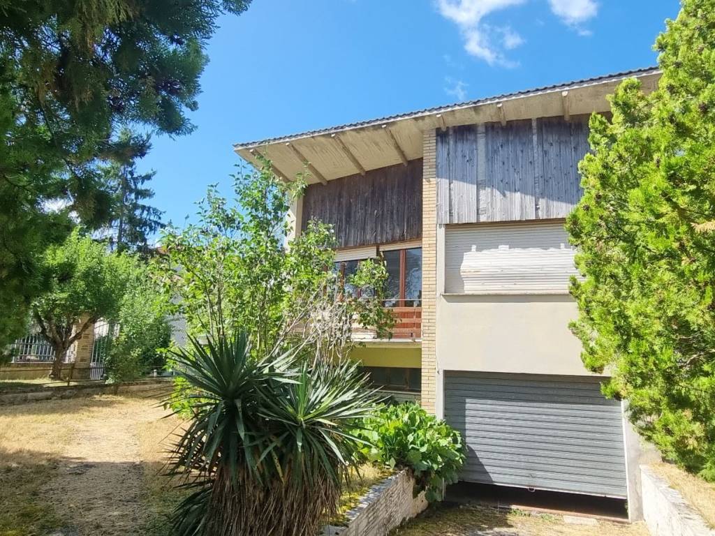 Villa a Gubbio in Strada Provinciale di Casacastalda Tratto 1 - Foto 3