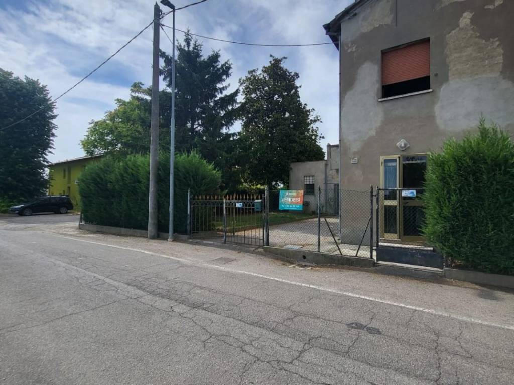 Villa a San felice sul panaro in Via Dogaro - Foto 2