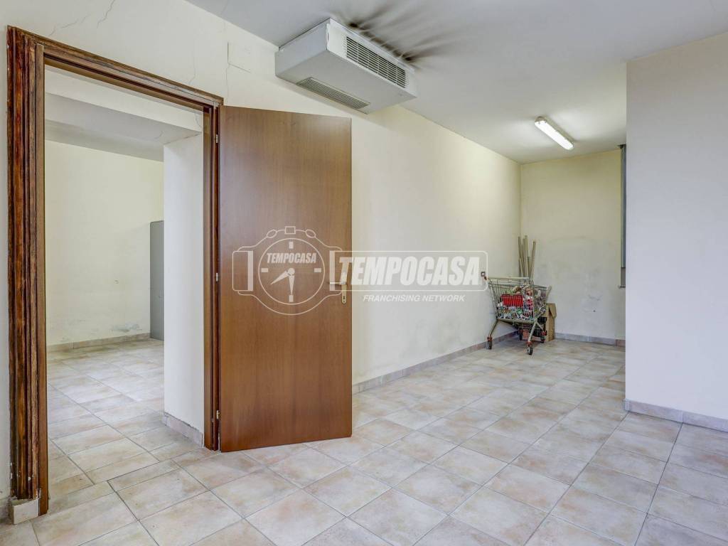 Appartamento a Somma lombardo in Via Don Selva 8 - Foto 2