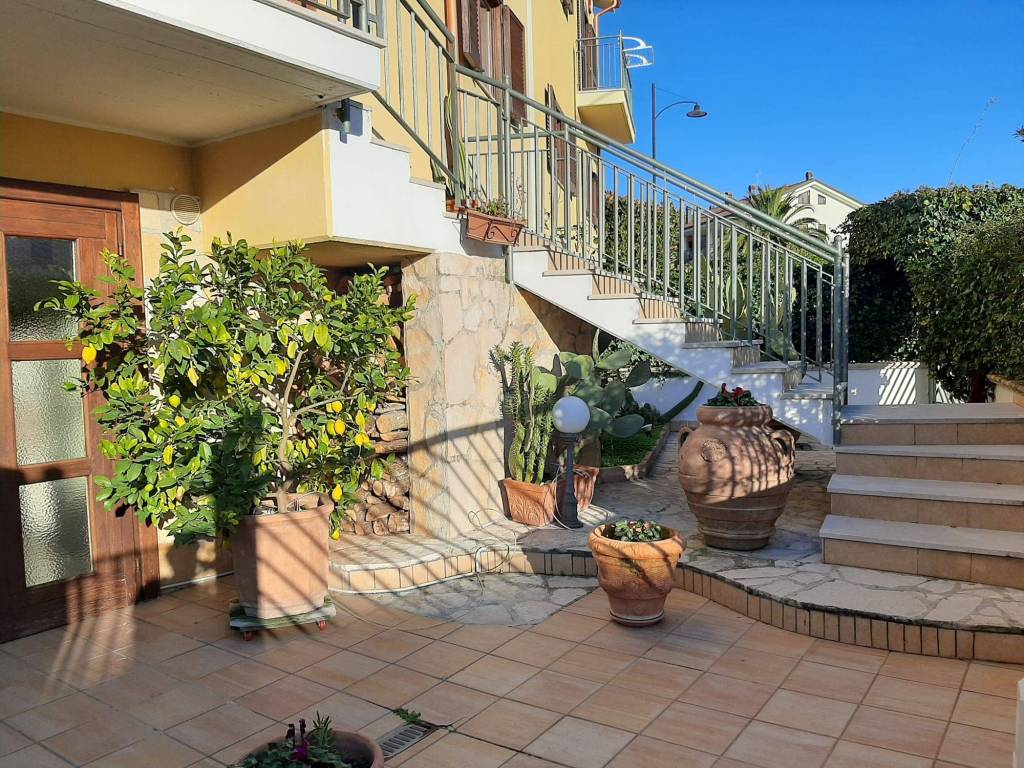 Villetta a schiera a Isernia in Viale Ludwig Van Beethoven - Foto 5