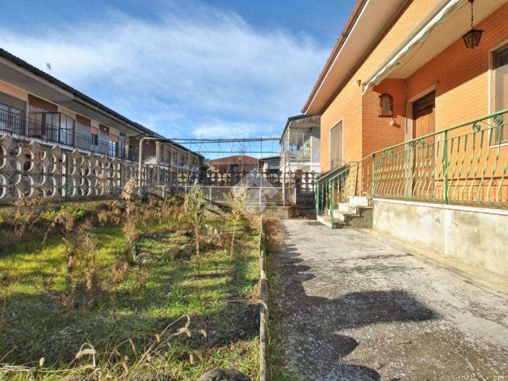 Villa a Livorno ferraris in Via Guglielmo del Monferrato, 21 - Foto 2