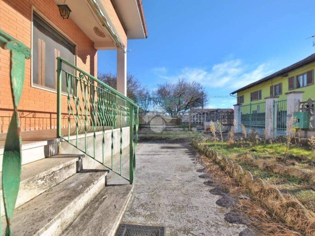 Villa a Livorno ferraris in Via Guglielmo del Monferrato, 21 - Foto 3