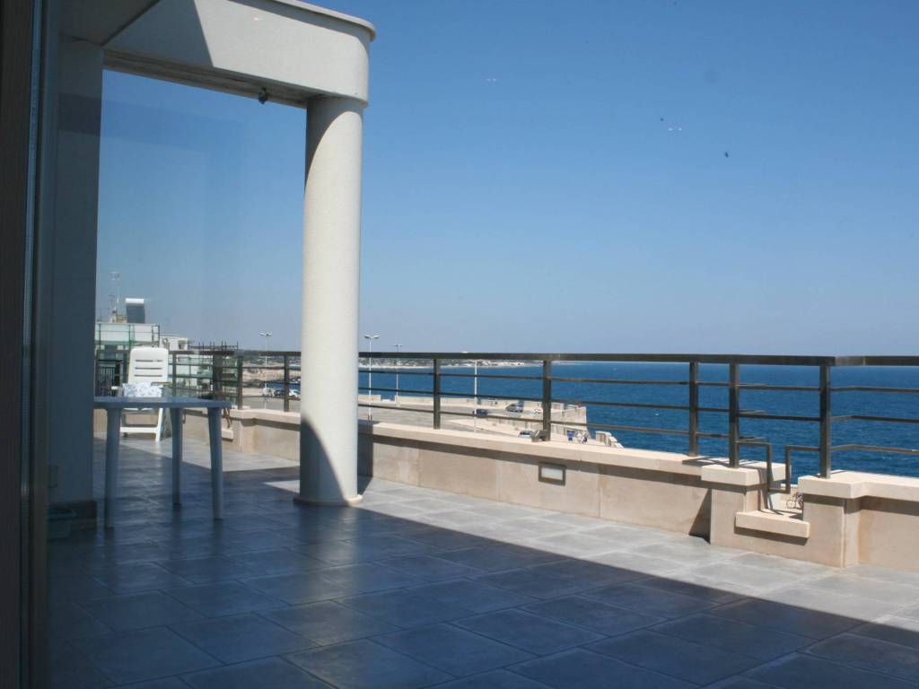Attico / mansarda a Polignano a mare in Via Neapolis, 11 - Foto 4