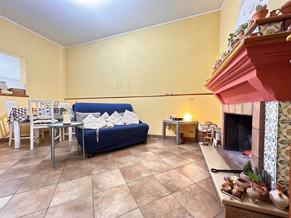 Casa indipendente a Sora in Via Ivanoe Bonomi, 45 - Foto 2