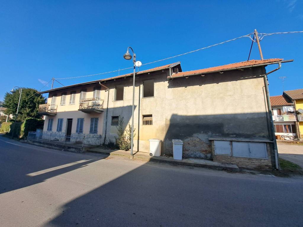 Villa a Monticello d'alba in Via Stazione, 35 - Foto 2