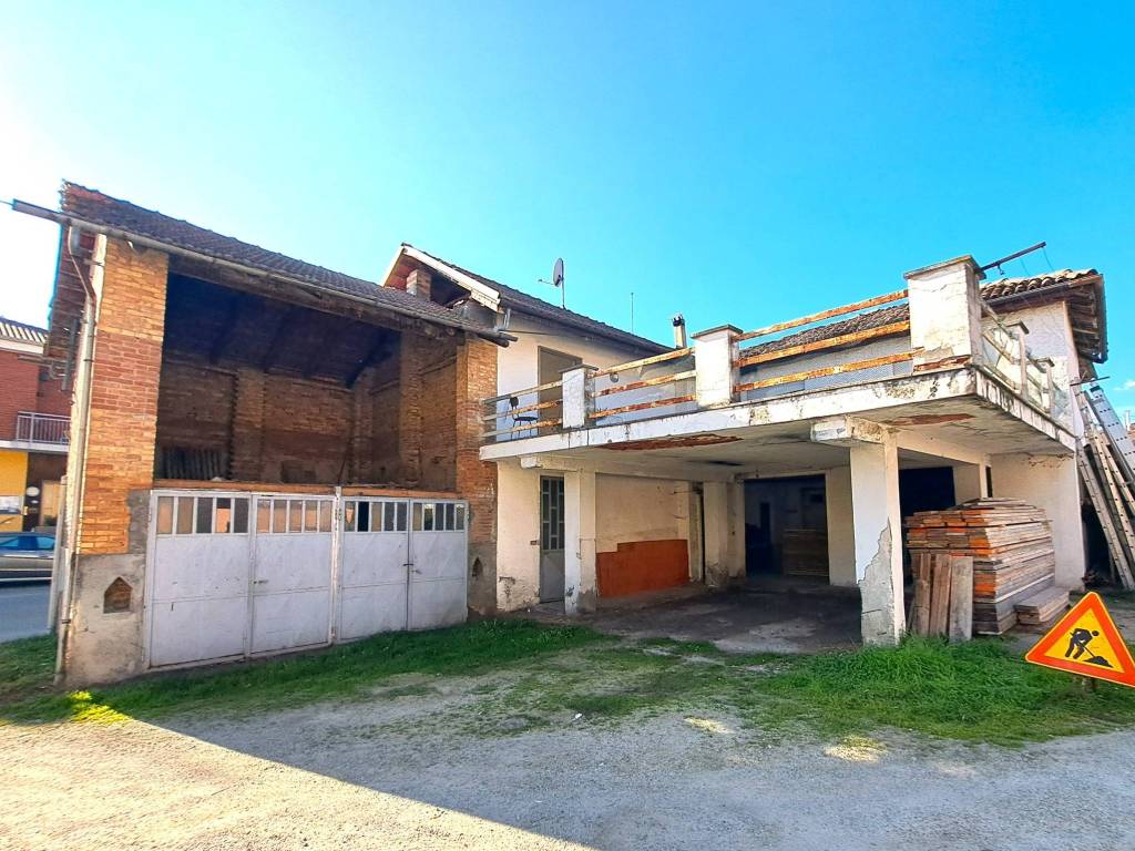 Villa a Monticello d'alba in Via Stazione, 35 - Foto 4