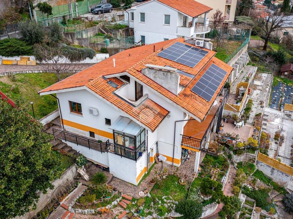Villa a Trieste in Via Giuseppe Bernardi - Foto 2