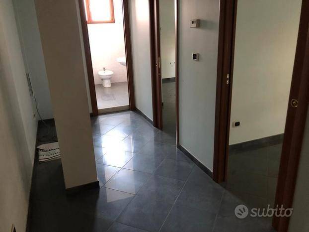 Appartamento a Barletta in Via Brigata Barletta, 76121 Barletta Bt, Italia - Foto 2