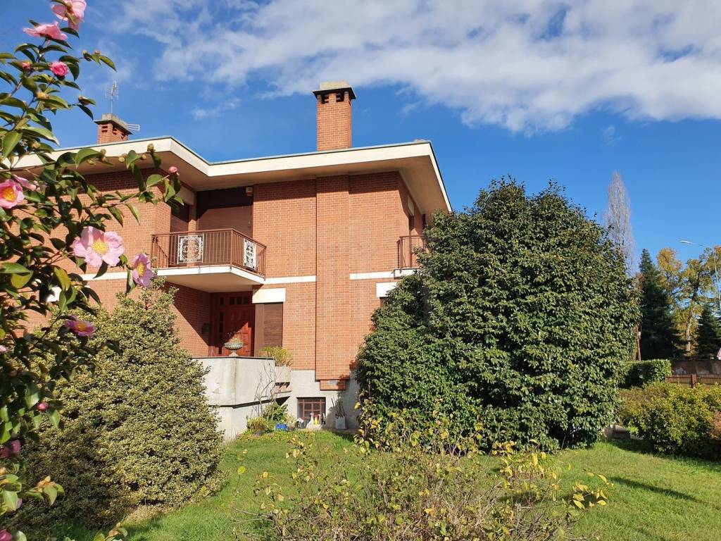 Villa a Gallarate in Via Padre Igino Lega - Foto 3