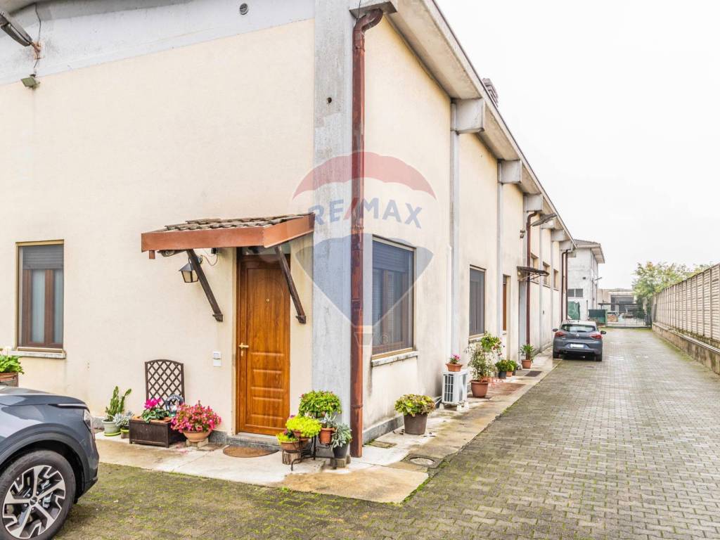 Casa indipendente a Cardano al campo in Via della Prava, 14 - Foto 2