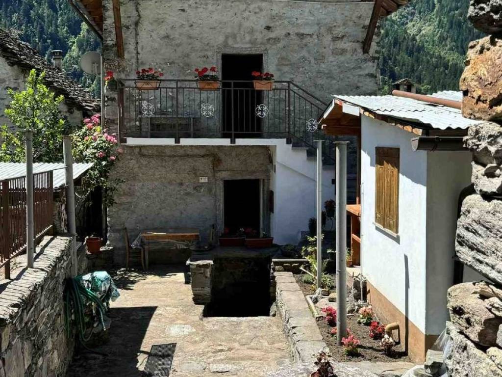 Casa indipendente a Antrona schieranco in Frazione Schieranco, 19 - Foto 3