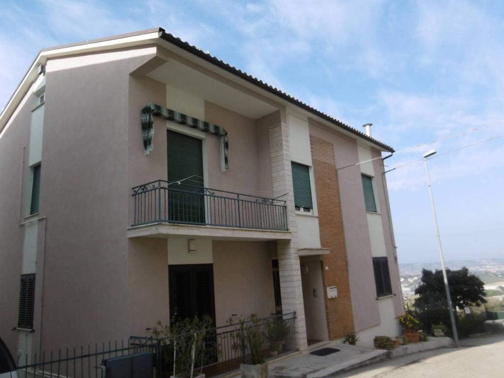 Appartamento a Montegranaro in Via Francesco Petrarca - Foto 2