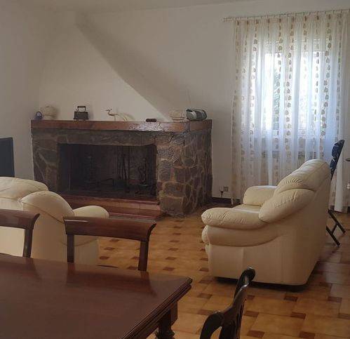 Villa a Aprilia in Via Delle Azalee - Foto 2