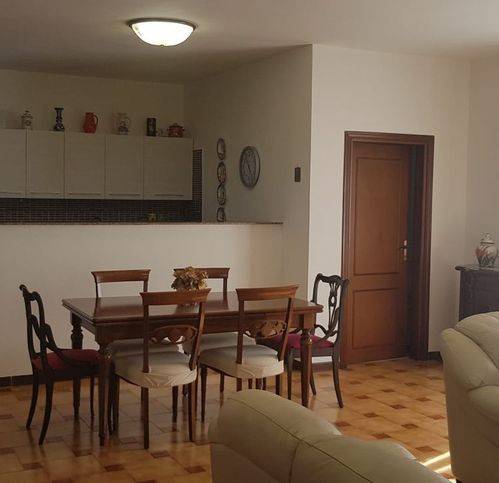 Villa a Aprilia in Via Delle Azalee - Foto 4
